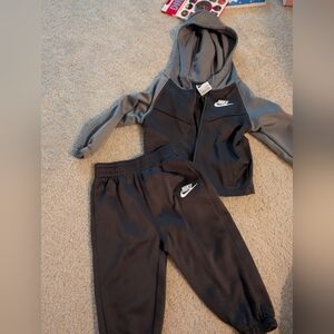18-24M Nike Sweatset